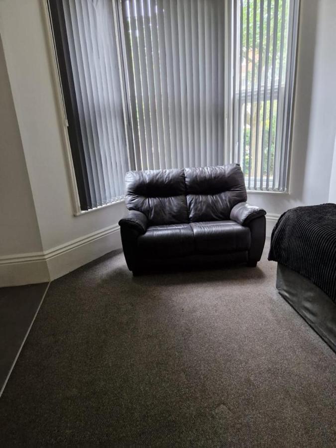 Spacious Victorian Studio Flat Apartment Doncaster Exterior foto